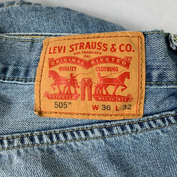 LEVI'S Men's 505 Regular Fit Denim Jeans - Picture 9 of 14